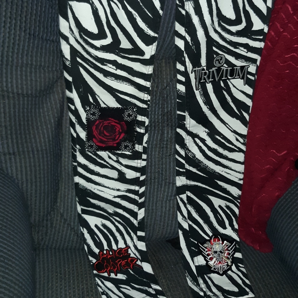 NEW PICS! 💀Punk rock zebra skinnys- metal bands trivium & Alice cooper patches - Picture 6 of 16